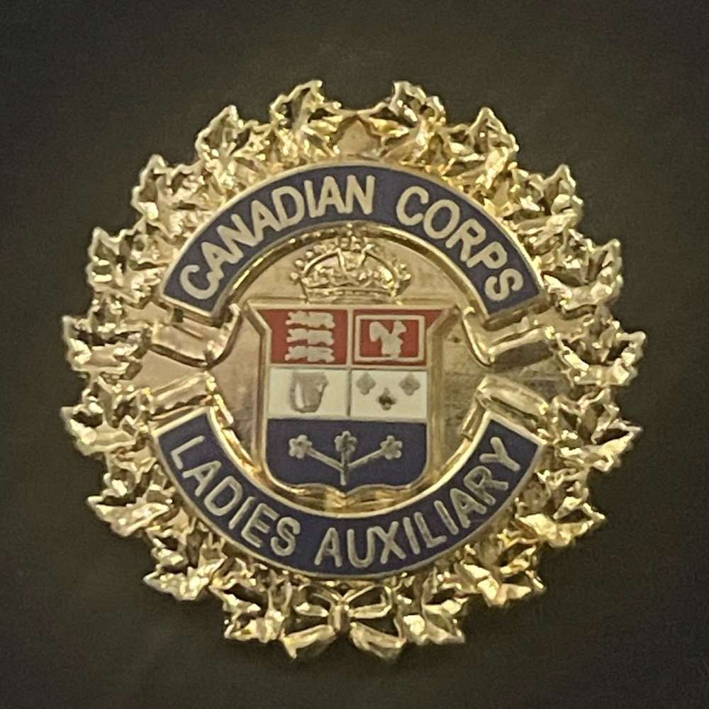 🔥Vintage Canadian Corps Ladies Royal Women’s Auxiliary Veteran Welfare Pin🔥